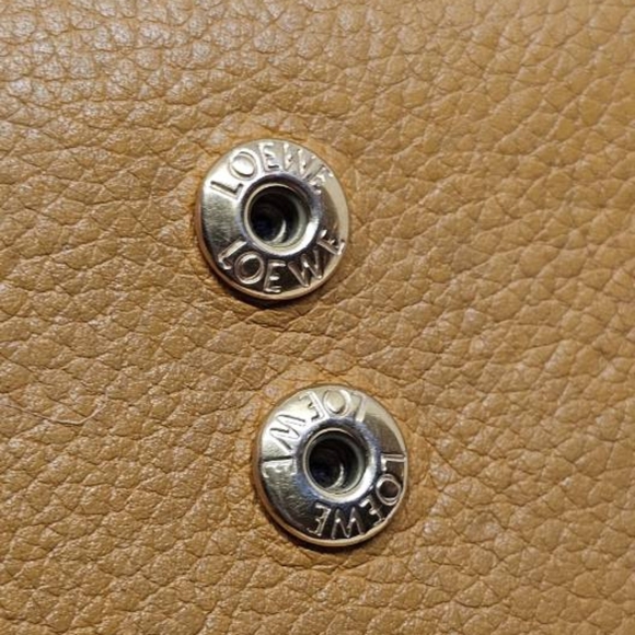 LOEWE CALFSKIN GRAINED LEATHER BiFOLD WALLET - Picture 4 of 9